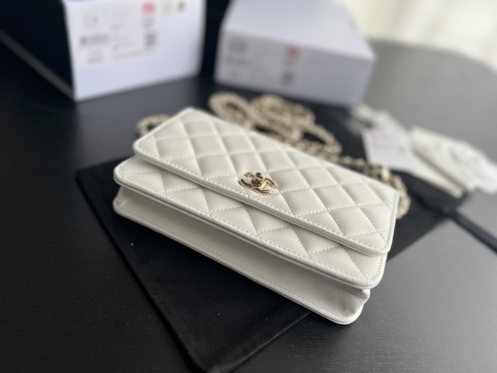CHANEL WOC Sheepskin Crossbody Bag Women's White AP1450-B09985-10601 size 19.2*3.5*12.3 cm