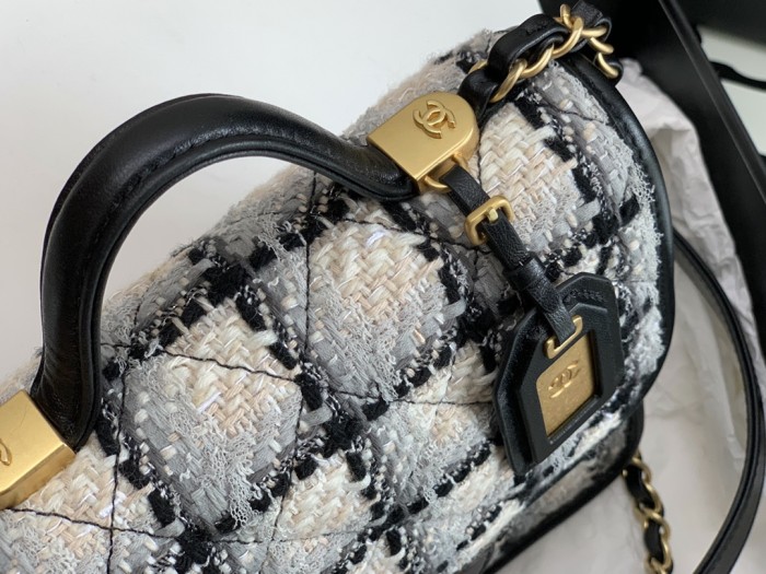 Handbag  Chanel  99199  size  𝟷𝟽*𝟸𝟶.𝟻 *𝟼 𝚌𝚖