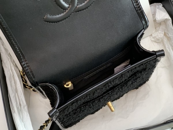 Handbag  Chanel  size  𝟷𝟽*𝟸𝟶.𝟻 *𝟼 𝚌𝚖