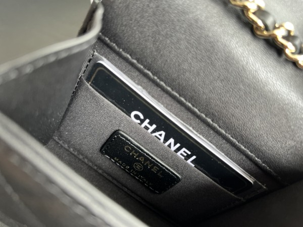  Handbag Chanel  A81633  size 11cmx11cmx5 cm