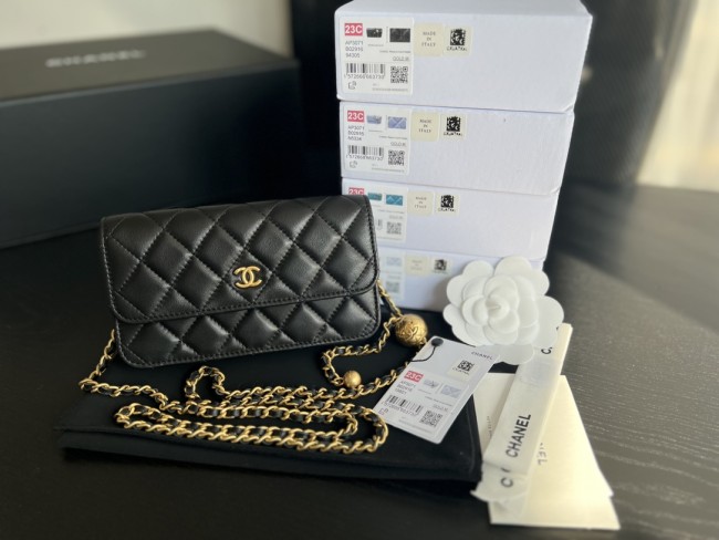  Handbag   Chanel  AP3071  size  17cm9cm3 cm