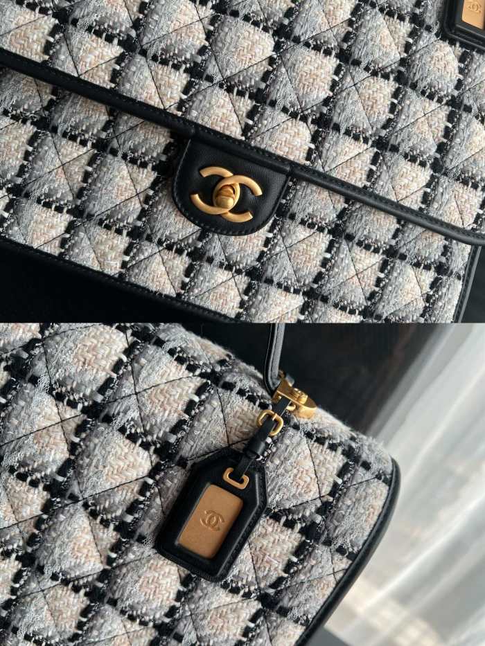 Handbag  Chanel AS3662  size  31.5cmx31cmx9 cm