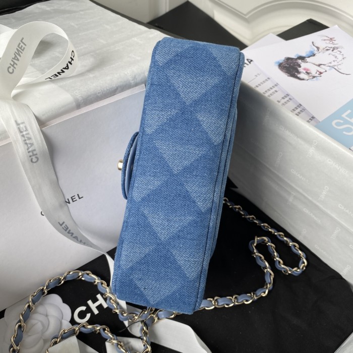  Handbag Chanel  size 20 cm