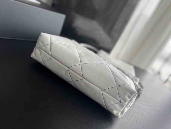 Handbag Chanel  size 35cmx37cmx7 cm