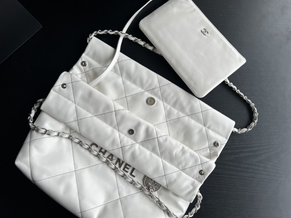 Handbag Chanel  size 35cmx37cmx7 cm