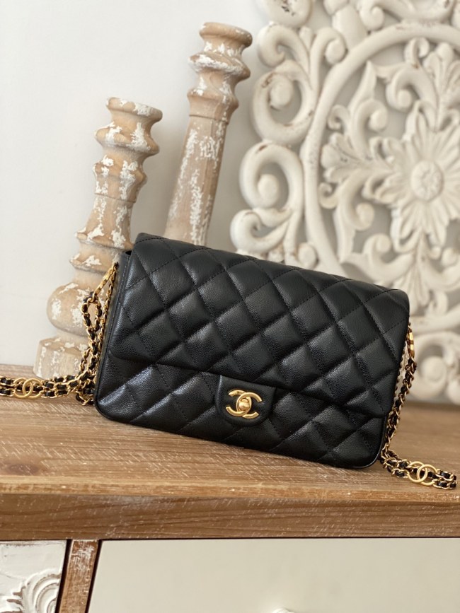 Handbag  Chanel  AS3777  size  16x24x8 cm