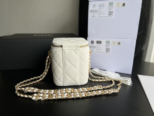 Handbag  Chanel   AP3583  size  14.5cmx11.5cmx11.5 cm 