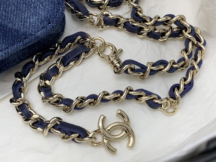 Handbag  Chanel  size 10×8×2 cm