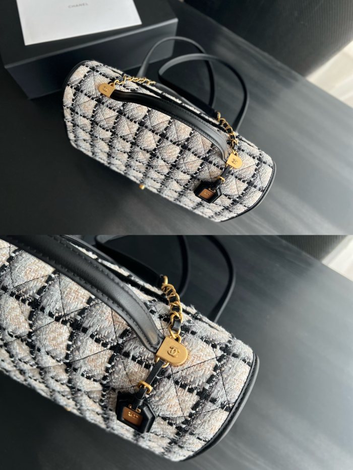 Handbag  Chanel AS3662  size  31.5cmx31cmx9 cm