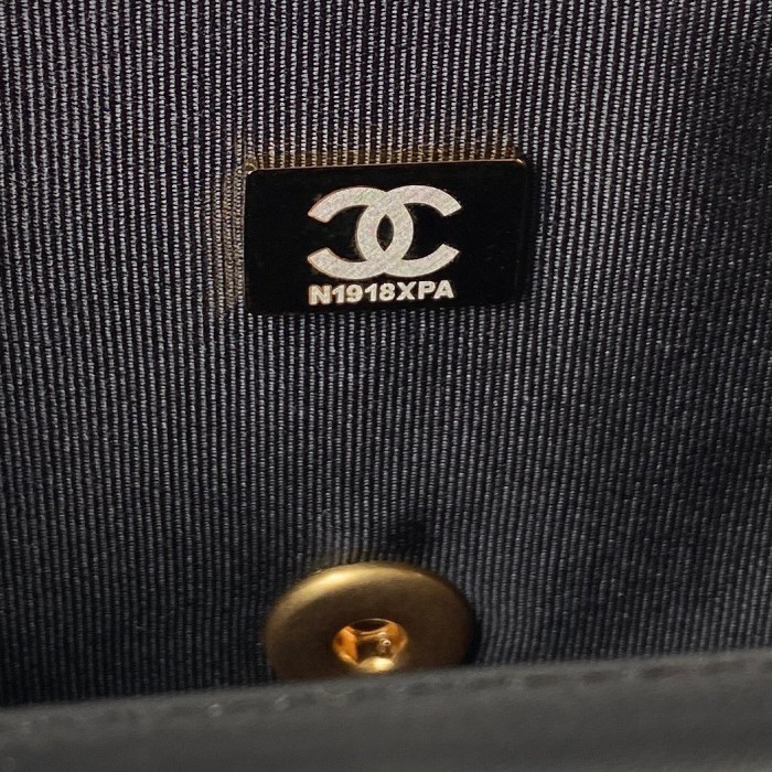 Handbag  Chanel  AS3738  size  12.5*16*6 cm