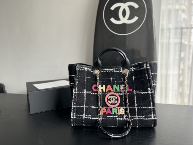 Handbag Chanel  size  39 cm