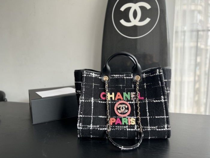 Handbag Chanel  size  39 cm