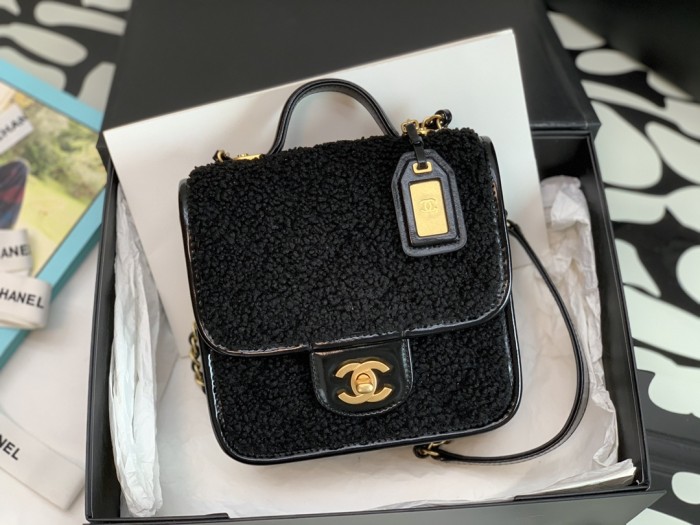 Handbag  Chanel  size  𝟷𝟽*𝟸𝟶.𝟻 *𝟼 𝚌𝚖