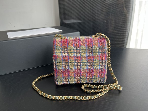 Handbag Chanel  AS3648  size  17cmx14.5cmx7 cm