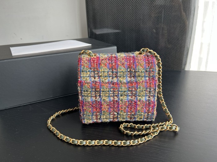 Handbag Chanel  AS3648  size  17cmx14.5cmx7 cm