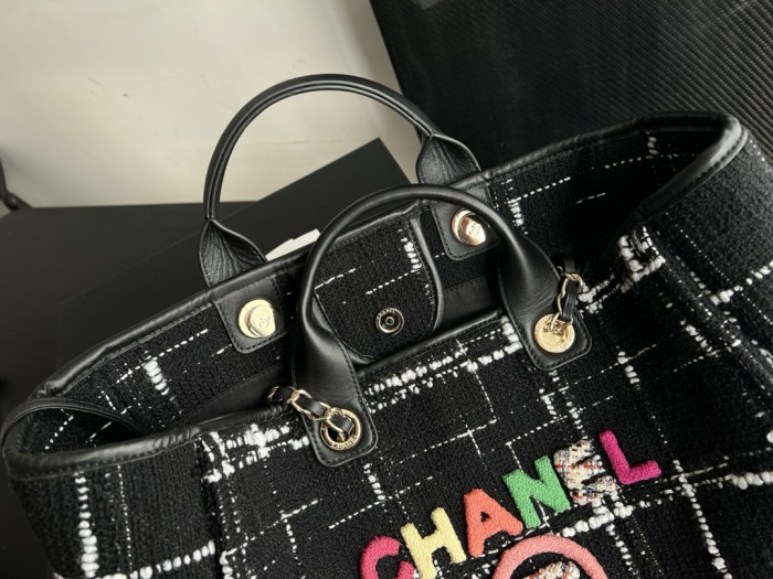 Handbag Chanel  size  39 cm