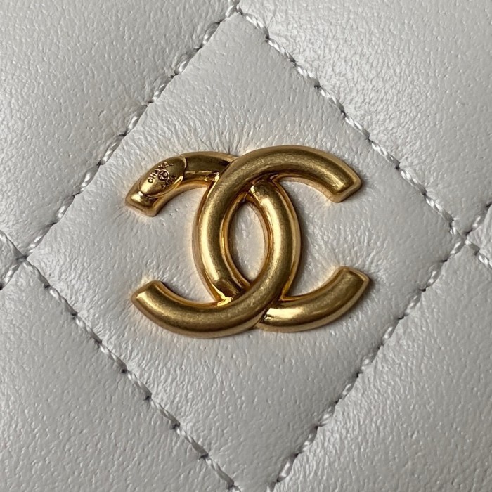  Handbag   Chanel  AP3071  size  19 cm