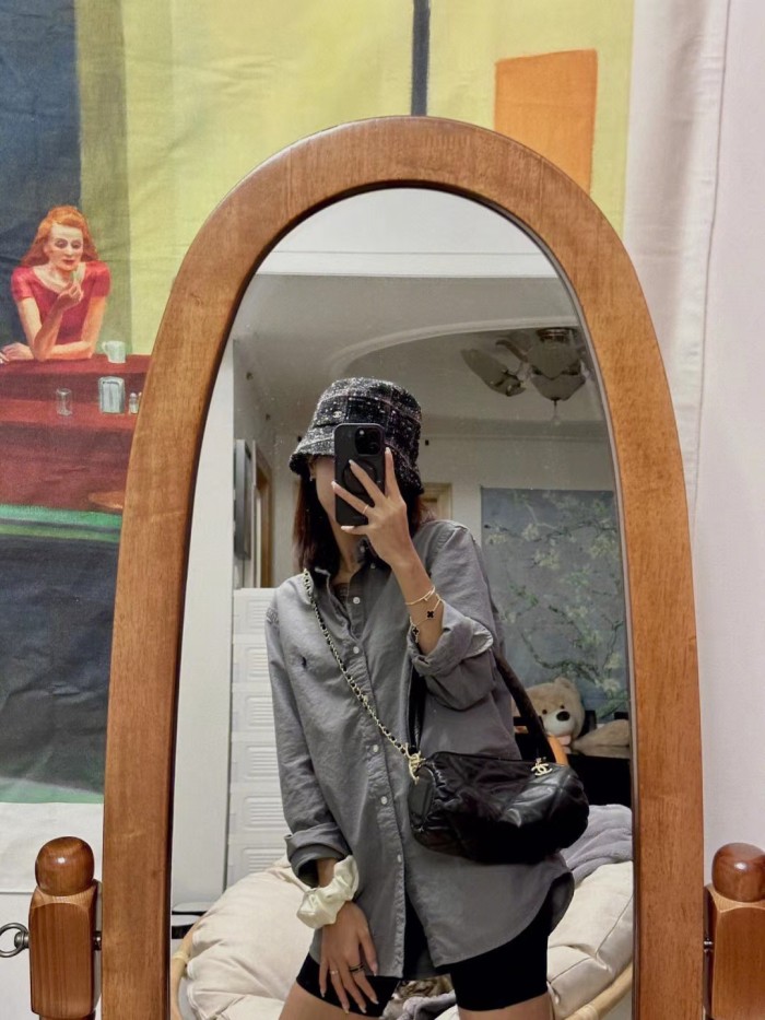 Handbag  Chanel  size  11*20*11 cm