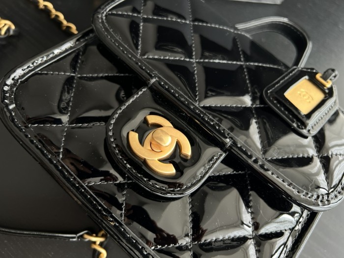  Handbag Chanel  AS3652 size 17cmx20.5cmx6 cm