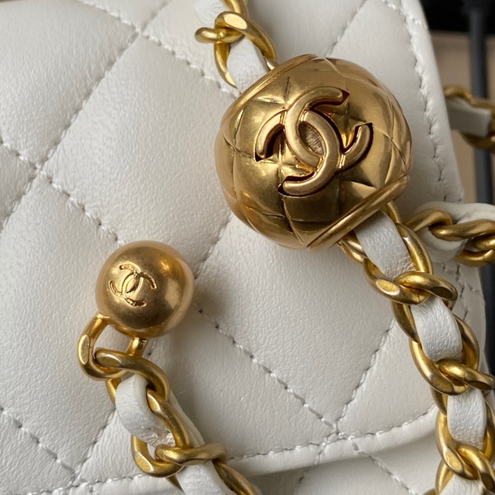  Handbag   Chanel  AP3071  size  19 cm