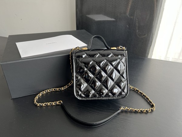  Handbag Chanel  AS3652 size 17cmx20.5cmx6 cm