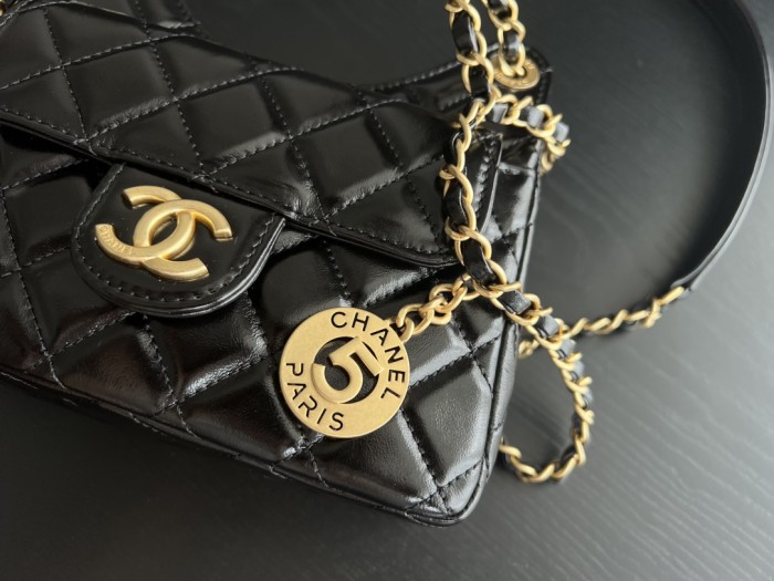  Handbag Chanel  AS3710  size  17cmx19cm6 cm  