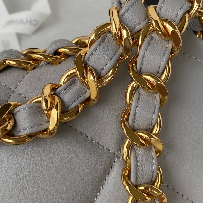 Handbag   Chanel  AS3498  size  15X20.5X8 cm