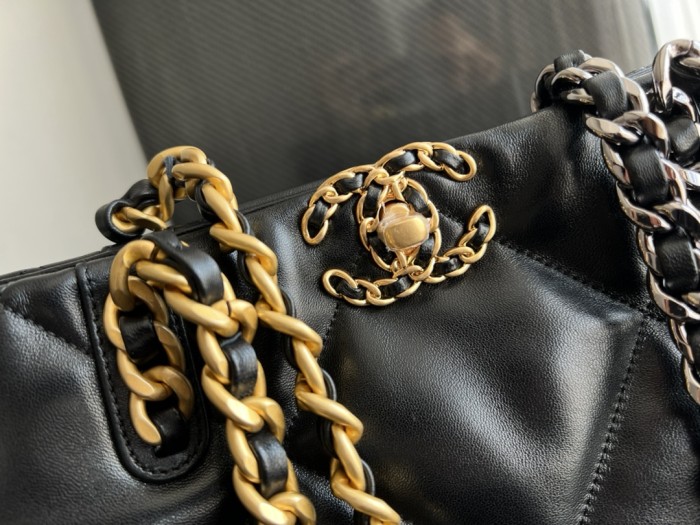  Handbag   Chanel AS3660 size 41cm24cmx10.5 cm