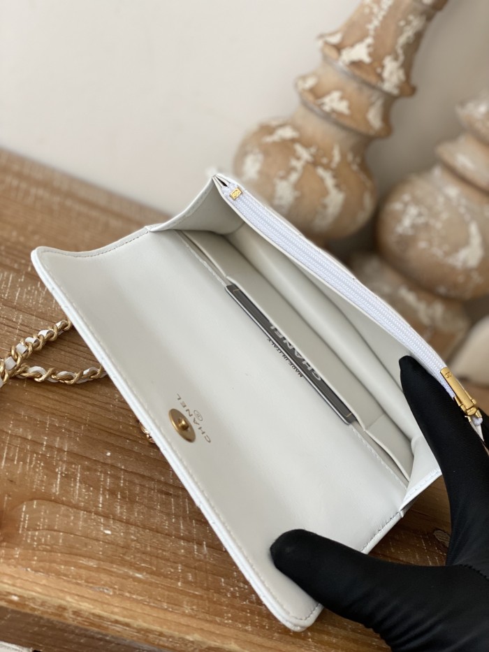 Handbag  Chanel 81238  size  16 cm