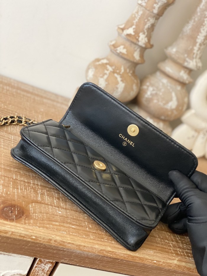 Handbag  Chanel  81238  size 16 cm