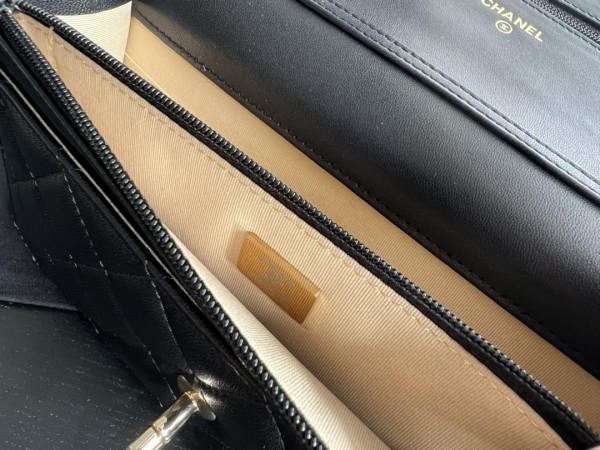 CHANEL 23C Spring WOC Sheepskin Crossbody Bag Women's Black AP1450-B09985-94305 size 19*4*12 cm