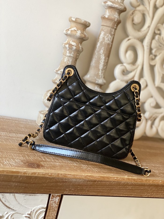  Handbag  Chanel  AS3710  size  17×19×6 cm