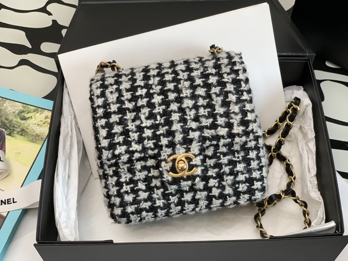 Handbag  Chanel  99204  size  17*14.5*7.5* cm