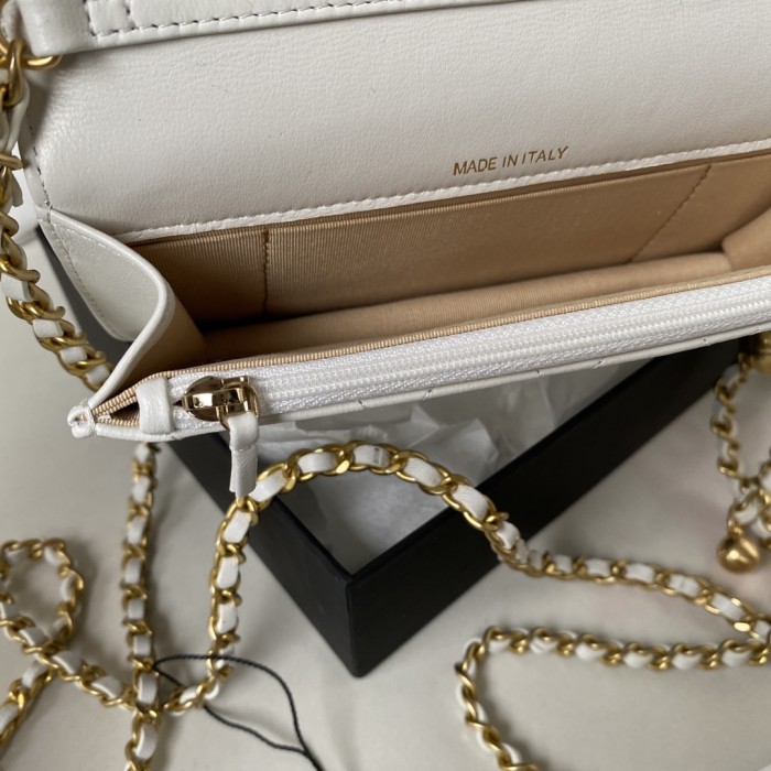  Handbag   Chanel  AP3071  size  19 cm