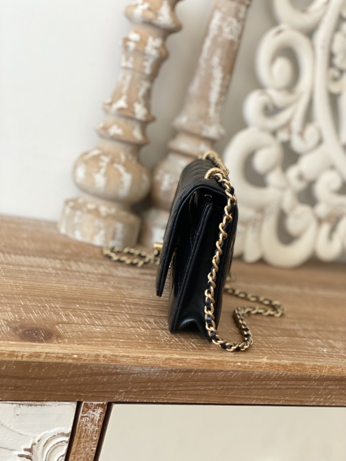 Handbag  Chanel  81237  size 19 cm