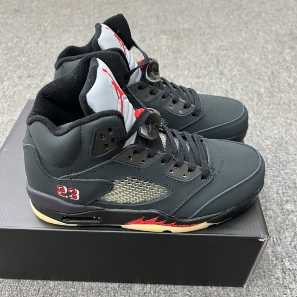 Jordan 5 Retro Gore-Tex Off-Noir (Women's)