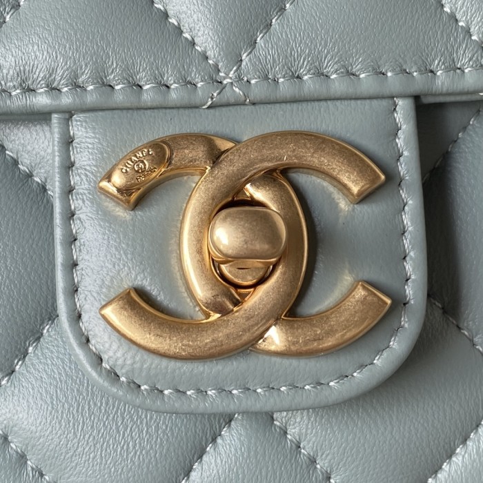 Handbag  Chanel  AS3738  size  12.5*16*6 cm