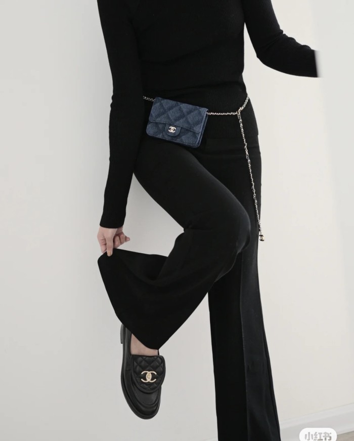 Handbag  Chanel  size  10×8×2 cm