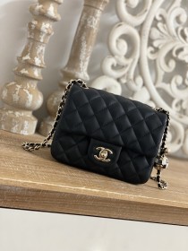 Handbag  Chanel 1786 size  18*7*13  cm