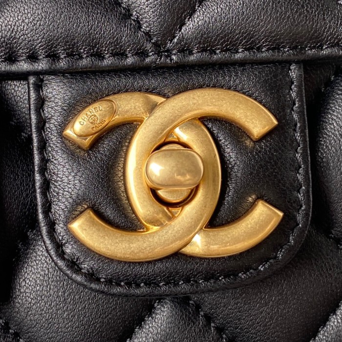 Handbag  Chanel  AS3738  size  12.5*16*6 cm