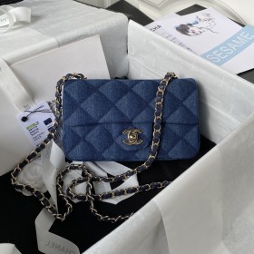 Handbag Chanel   size  20 cm