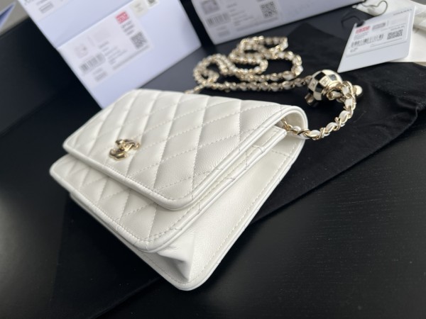 CHANEL WOC Sheepskin Crossbody Bag Women's White AP1450-B09985-10601 size 19.2*3.5*12.3 cm