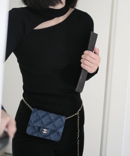 Handbag  Chanel  size  10×8×2 cm