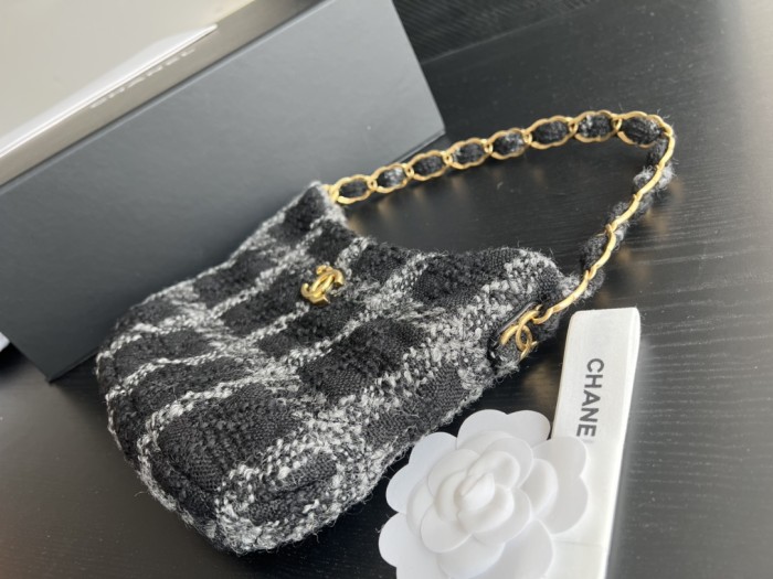 Handbag Chanel  3632  size 17.5cm24cm6 cm 