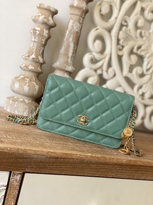 Handbag  Chanel  AP81234 size 19 cm