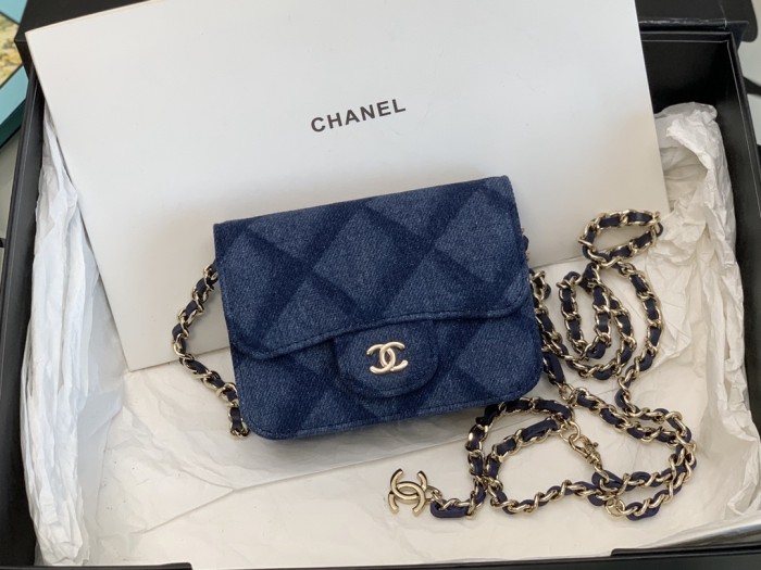 Handbag  Chanel  size 10×8×2 cm