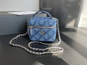  Handbag   Chanel  AS3171  size  15cmx12cm×11.5 cm