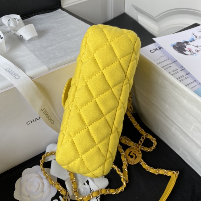  Handbag  Chanel AS3710  size  17×19×6 cm