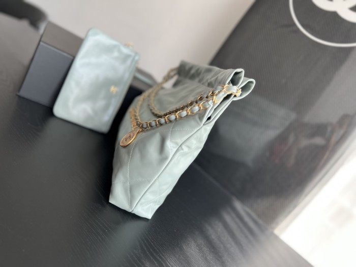 Handbag  Chanel  size 35cmx37cmx7 cm