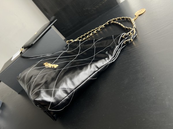 Handbag Chanel  size  35cmx37cmx7 cm